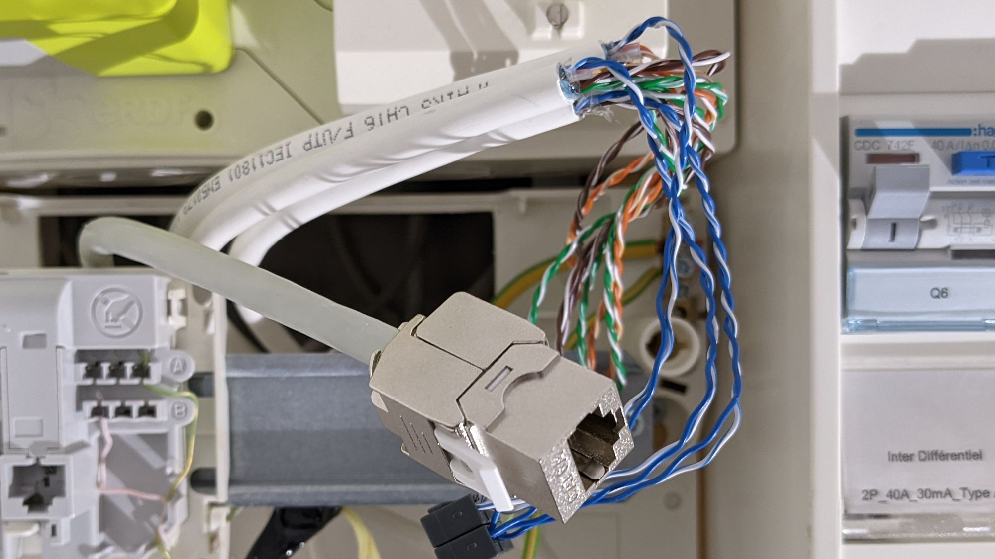 Câblage prise RJ45 étape 3