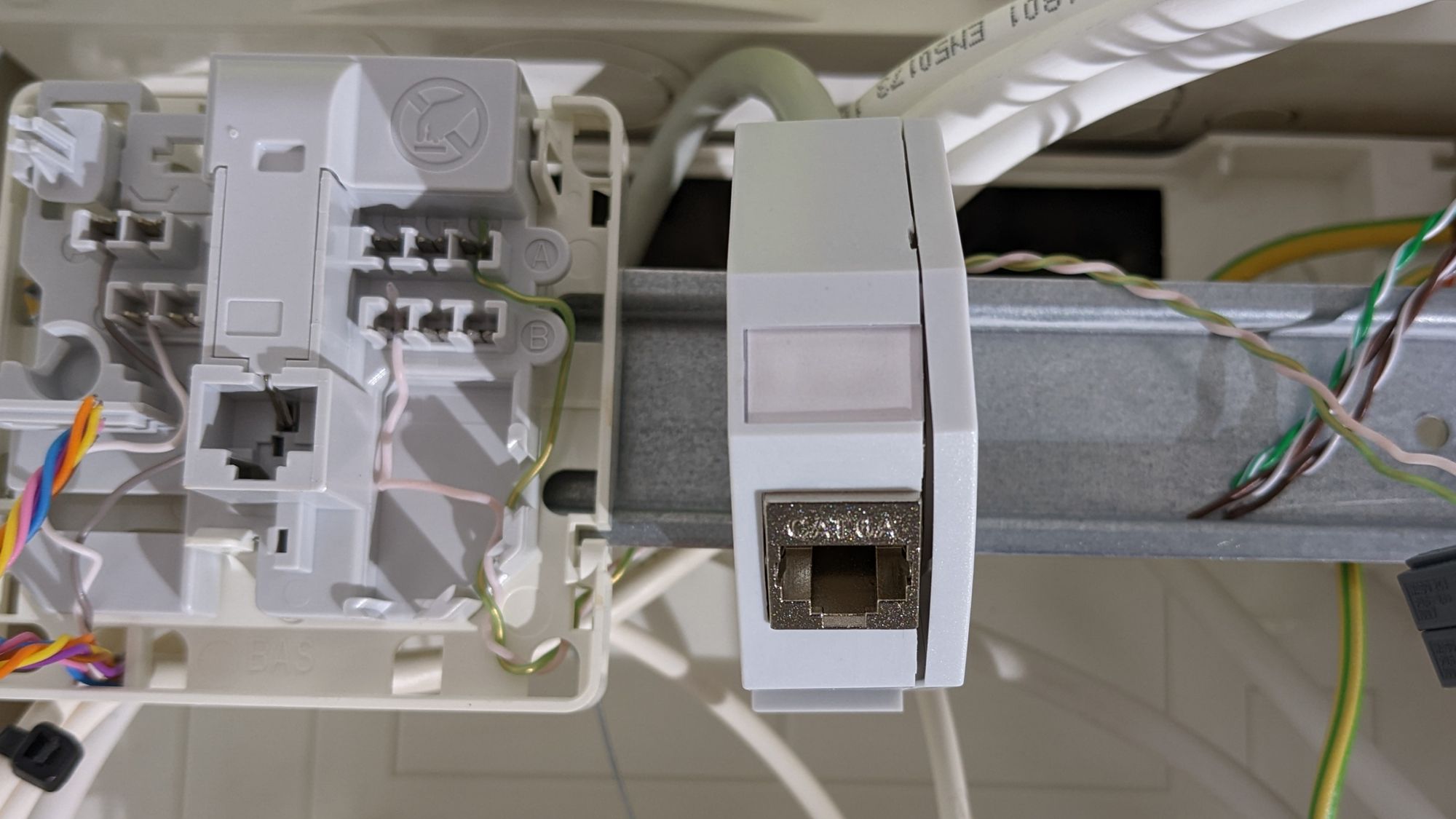 Boîte RJ45 pour rail DIN