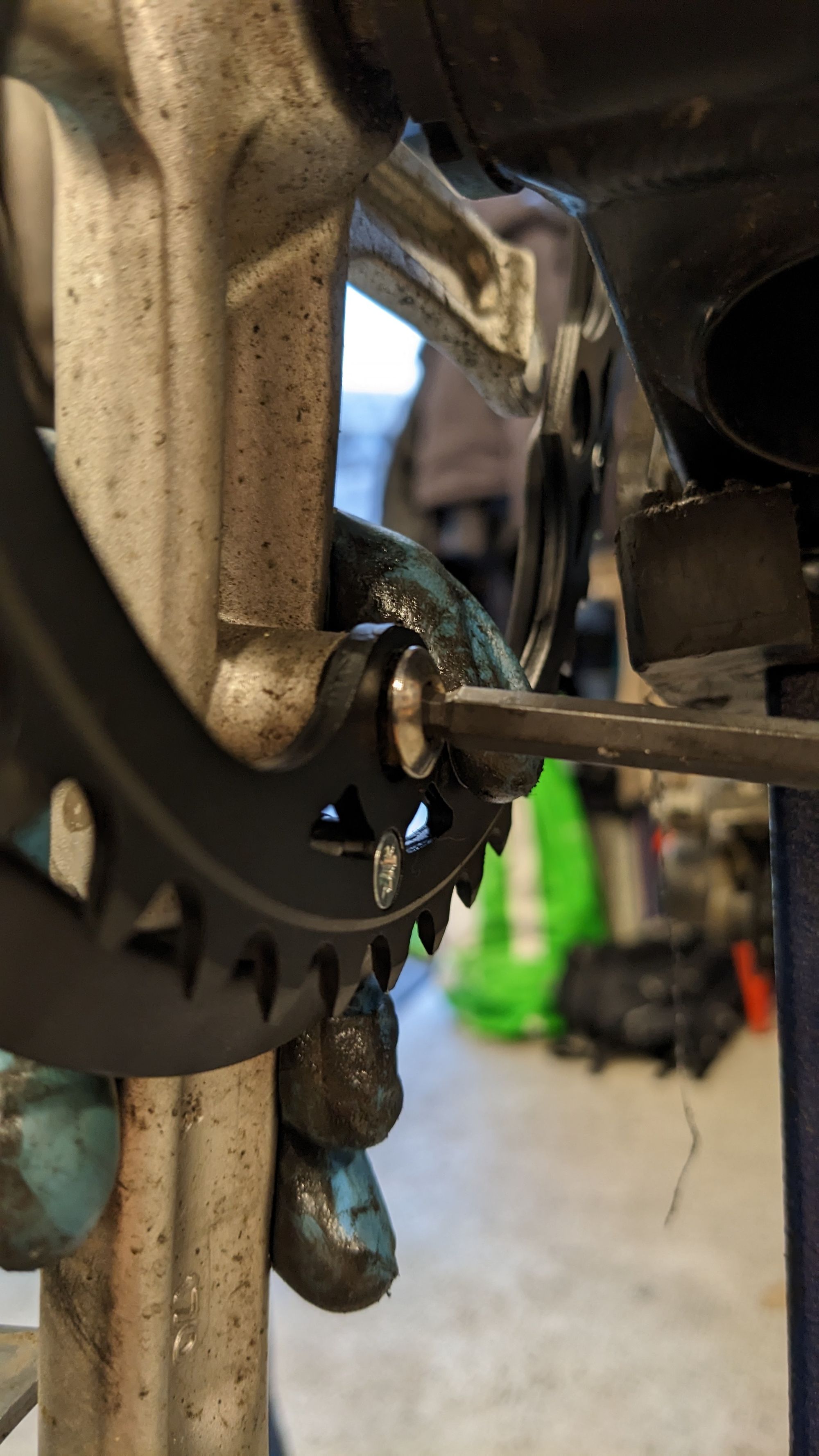 Retrait du plateau 50 dents sur Brompton