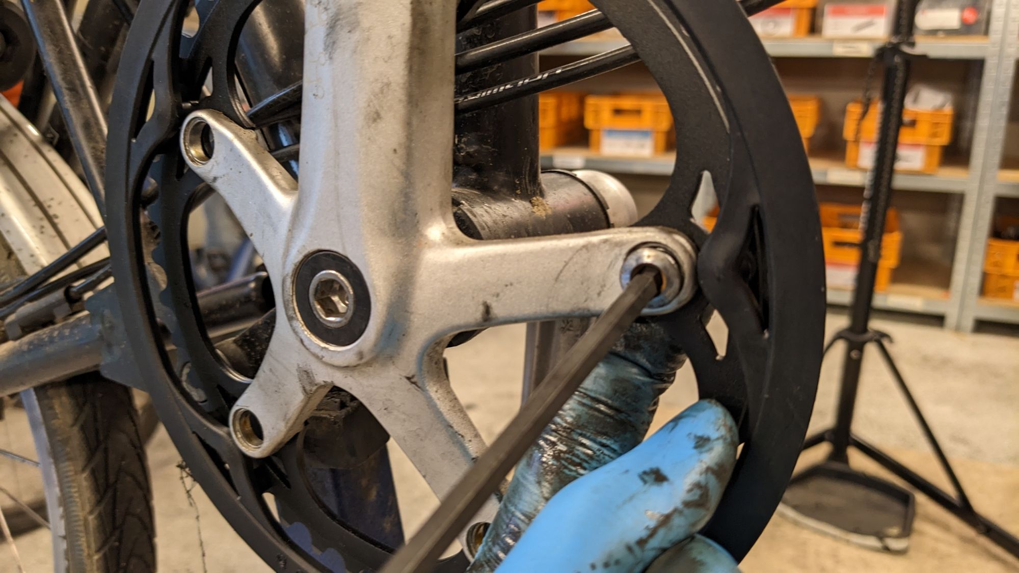 Retrait du plateau 50 dents sur Brompton