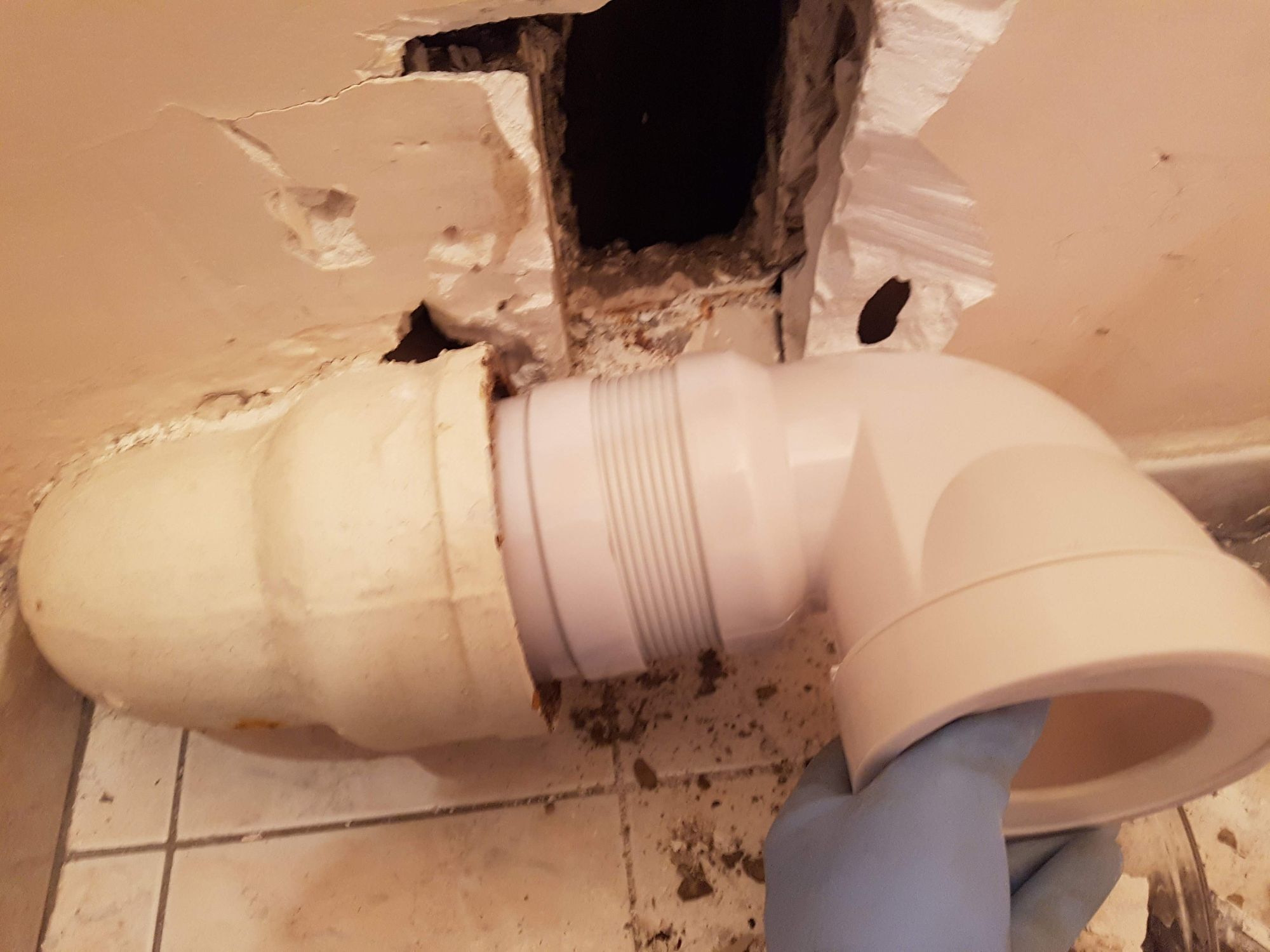 Pipe pas suffisemment enfoncée dans le tuyau en fonte