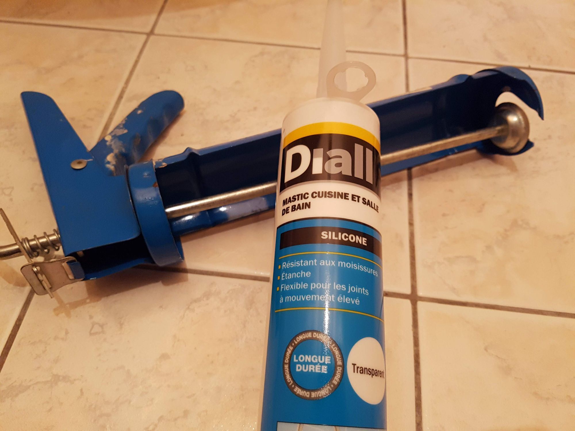 Cartouche et pistolet silicone