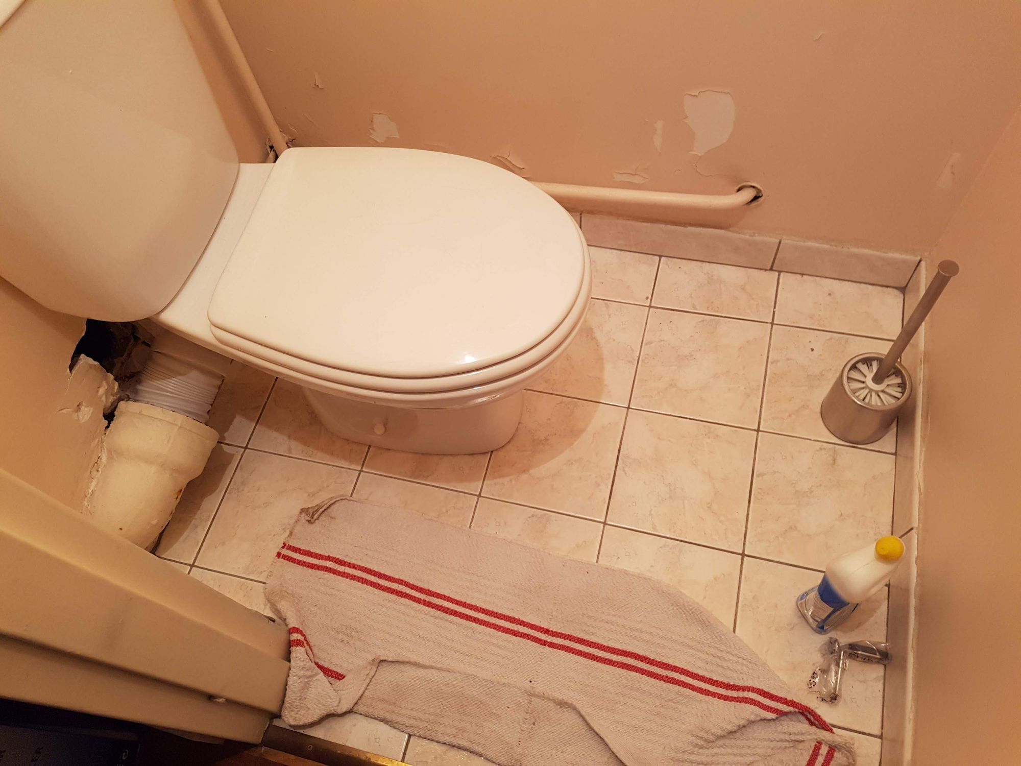 Nouvelle pipe et WC remontés, sous différents angles
